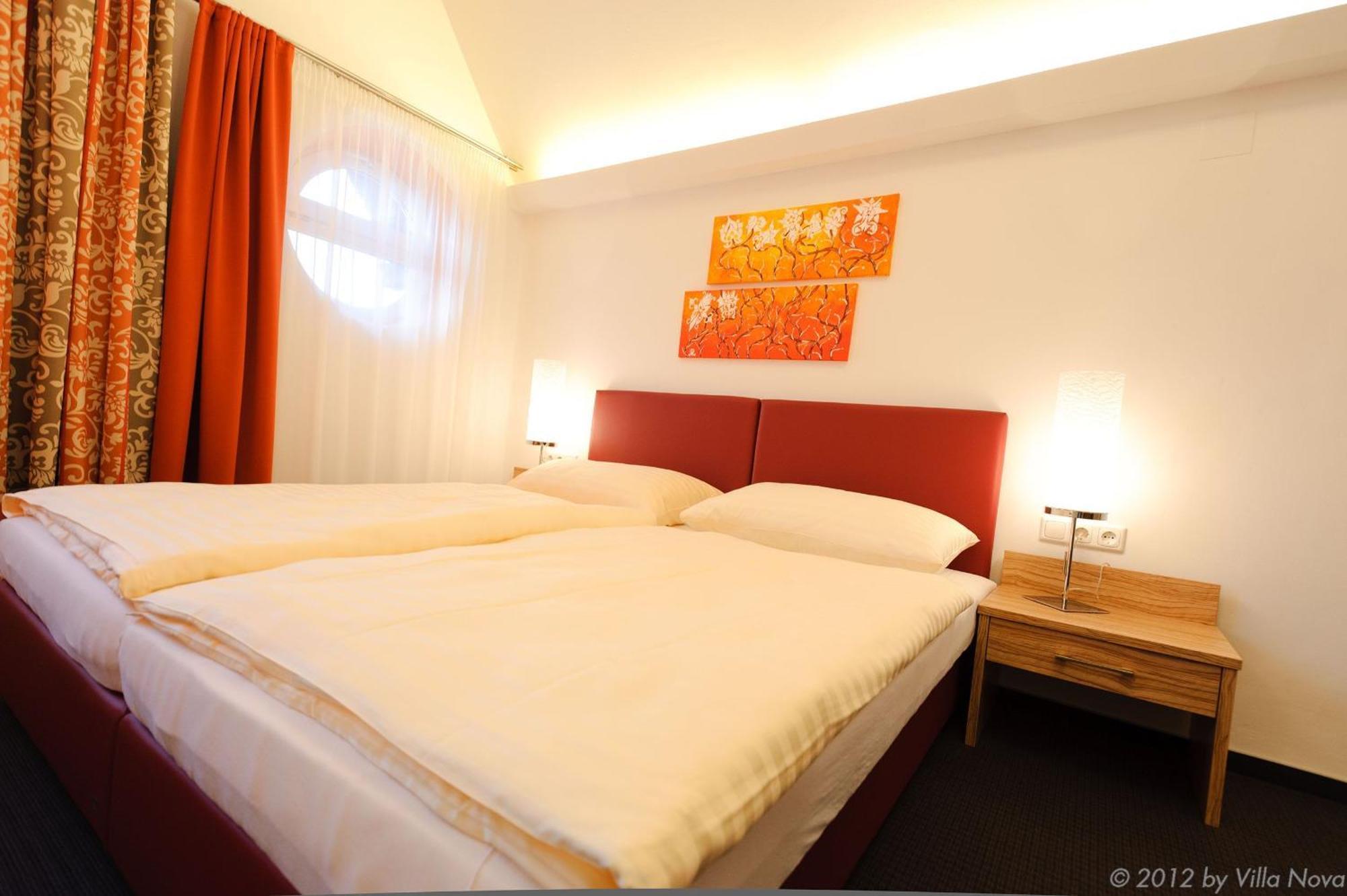 Villa Nova - Hotel Garni Waidhofen an der Ybbs Bagian luar foto